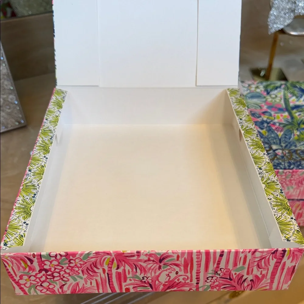 Lilly Pulitzer Set Of 5 Floral Gift Boxes in Pink, Green, Yellow And Blue - Picture 6 of 6